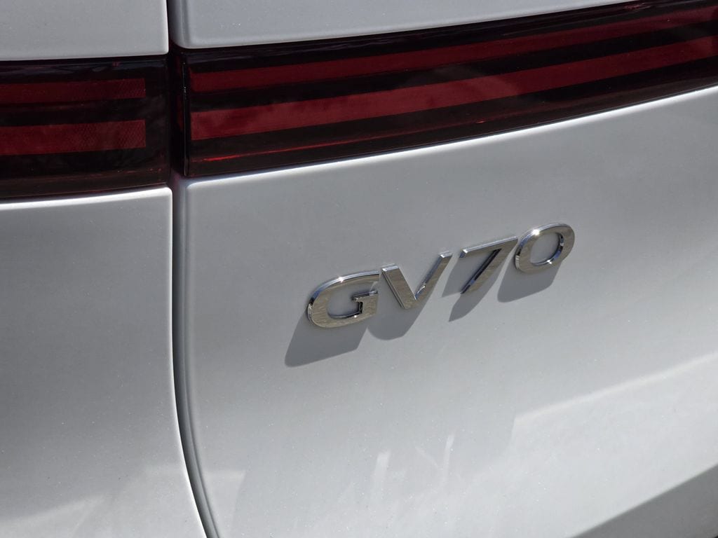 2026 GENESIS GV70 Sport Advanced - Photo 6