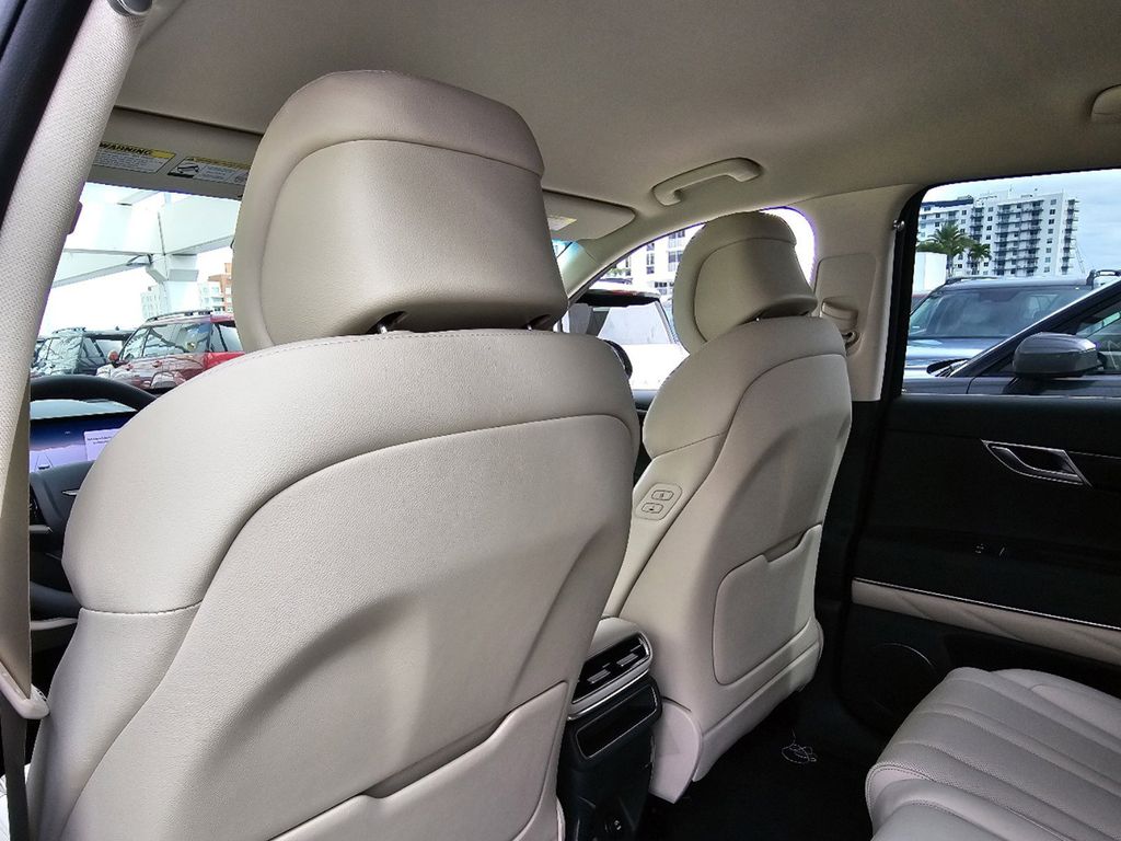 2025 GENESIS GV80 Standard - Photo 10