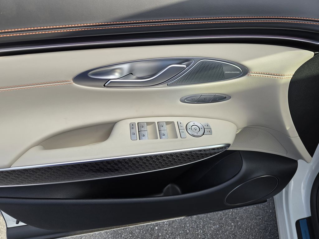 2026 GENESIS GV70 Sport Prestige - Photo 16