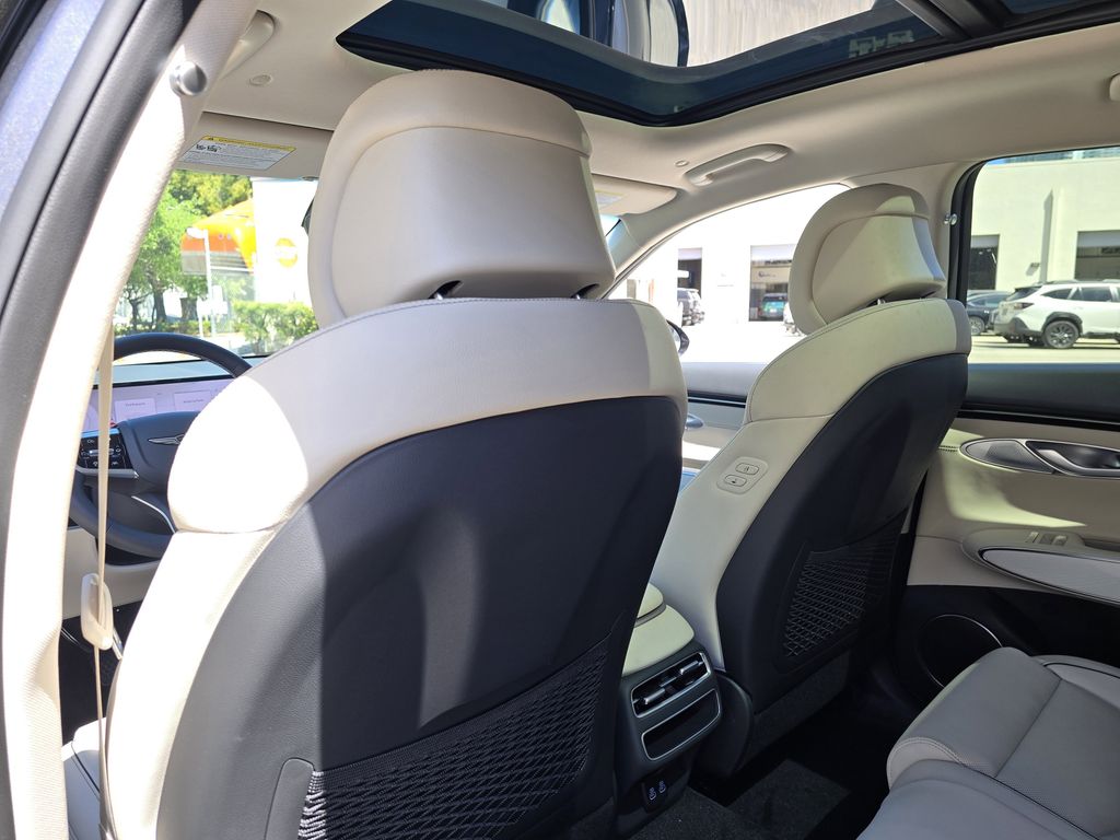 2026 GENESIS GV70 Select - Photo 11