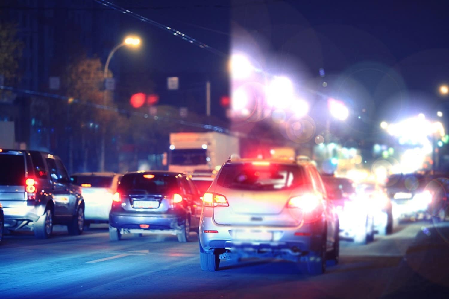 How to Drive at Night with Astigmatism or Poor Eyesight