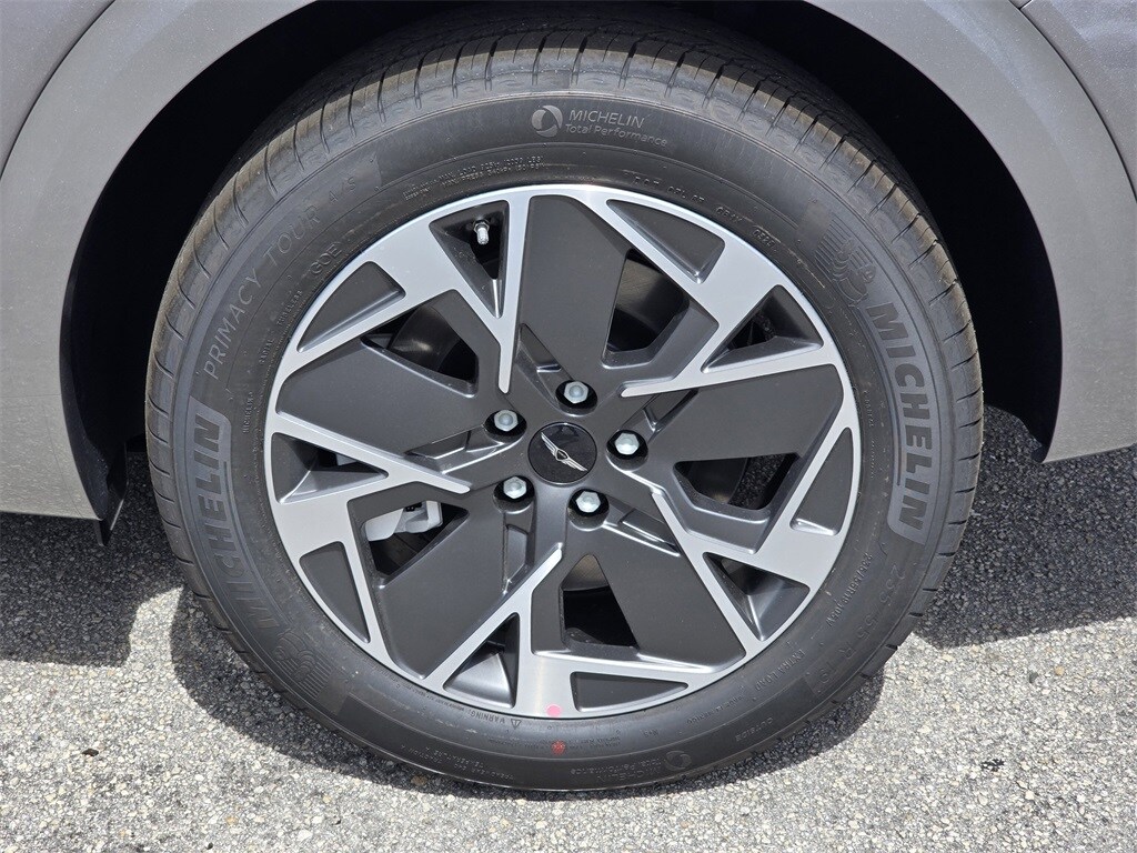 2026 Genesis Electrified GV70 Advanced photo 4