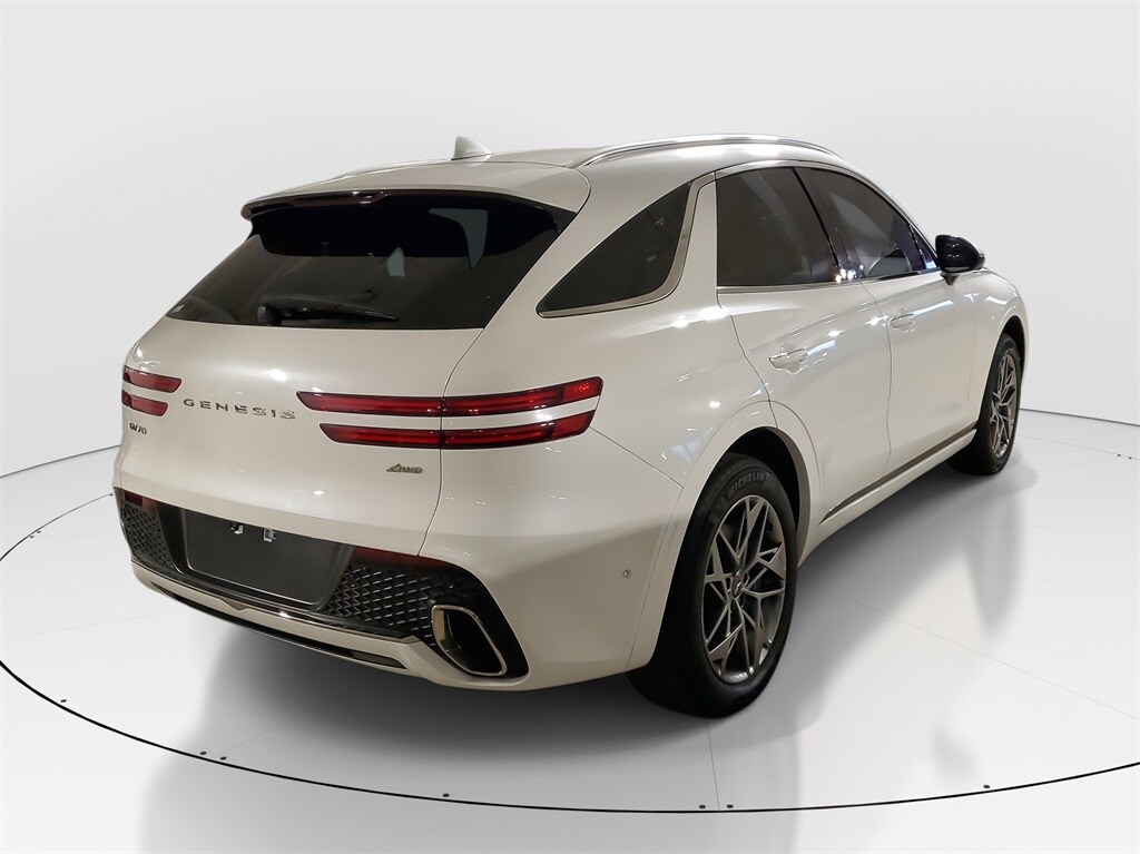 2023 Genesis GV70 2.5T Advanced photo 3