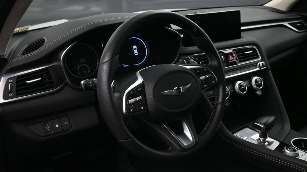 2023 GENESIS G70 Standard - Photo 9