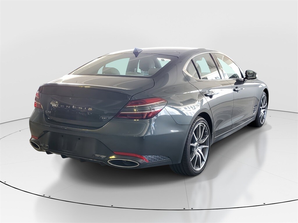 2023 Genesis G70 3.3T photo 3