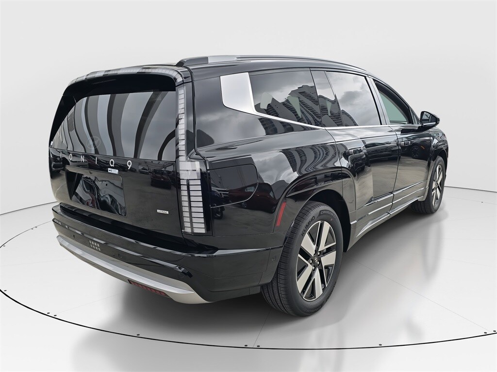 2026 Hyundai Ioniq SEL photo 3