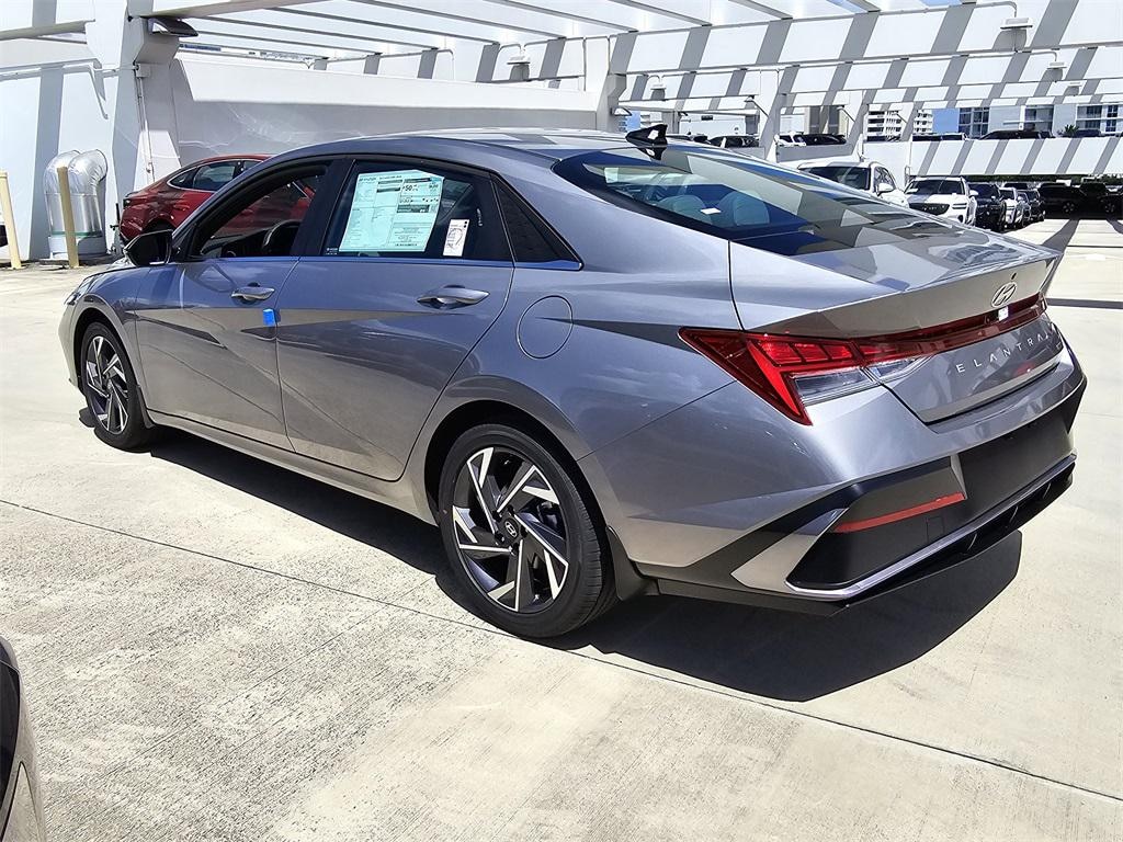 New 2025 Hyundai Elantra SEL Sport Sedan