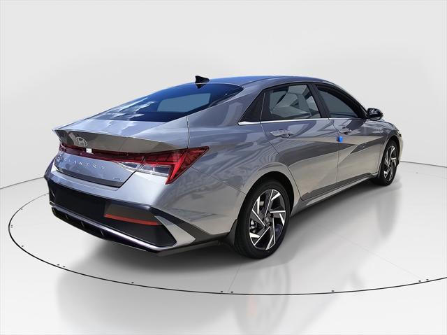 2025 Hyundai Elantra SEL Sport photo 3