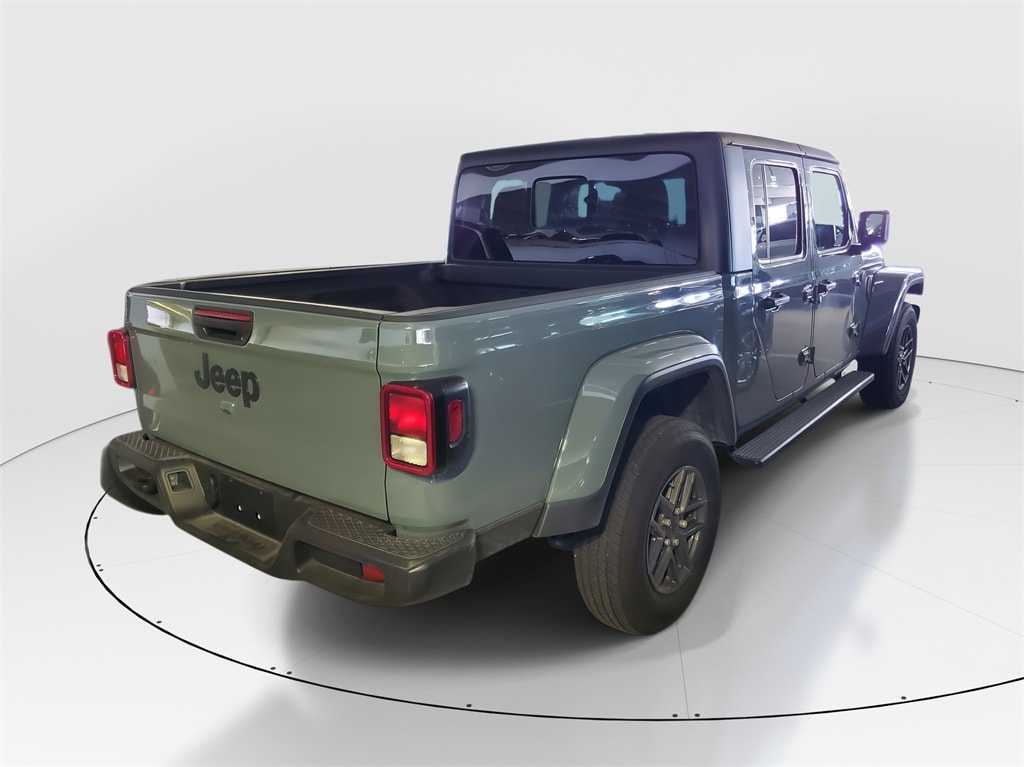 Used 2024 Jeep Gladiator Sport Truck