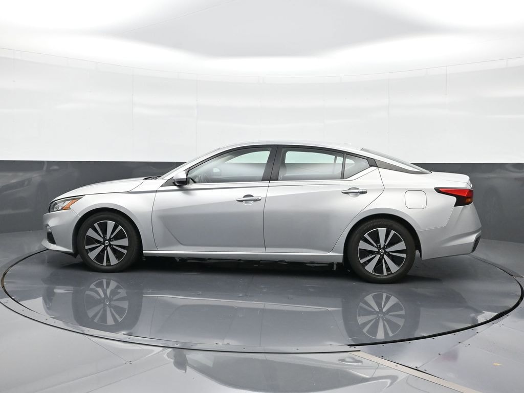Used 2021 Nissan Altima 2.5 SV Sedan