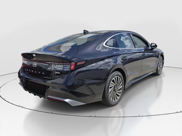 2025 Hyundai Sonata Hybrid SEL photo 3