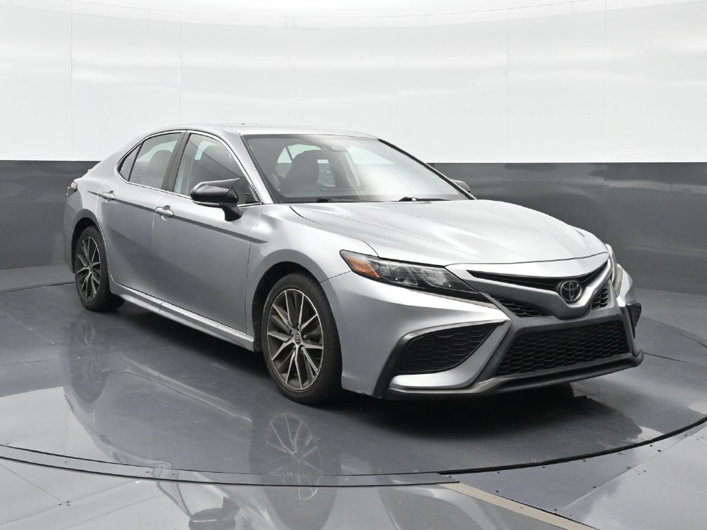 Used 2022 Toyota Camry SE Sedan