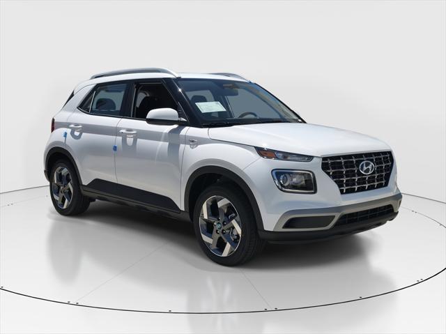 2025 Hyundai Venue SEL photo 2