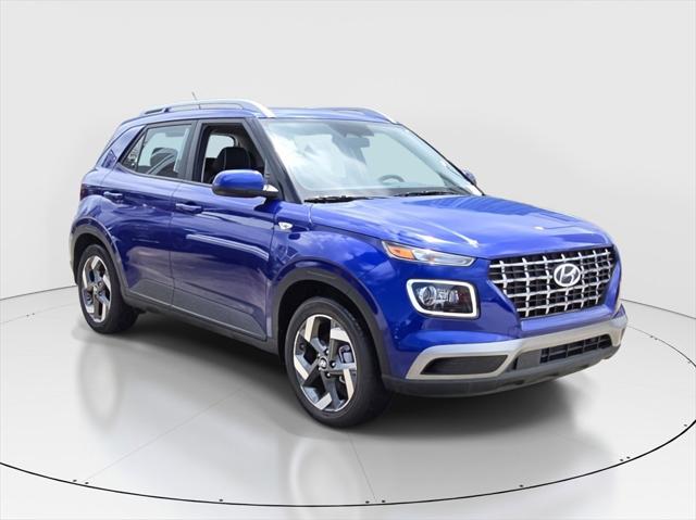 2024 Hyundai Venue Limited photo 2