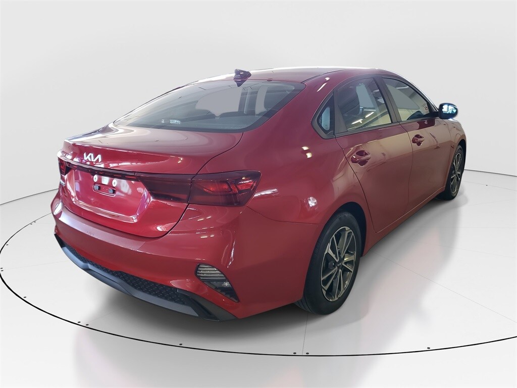 2022 Kia Forte LXS photo 3