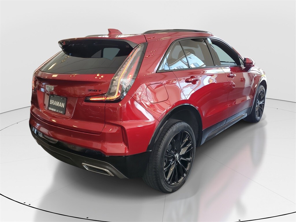 2025 Cadillac XT4 Sport photo 3