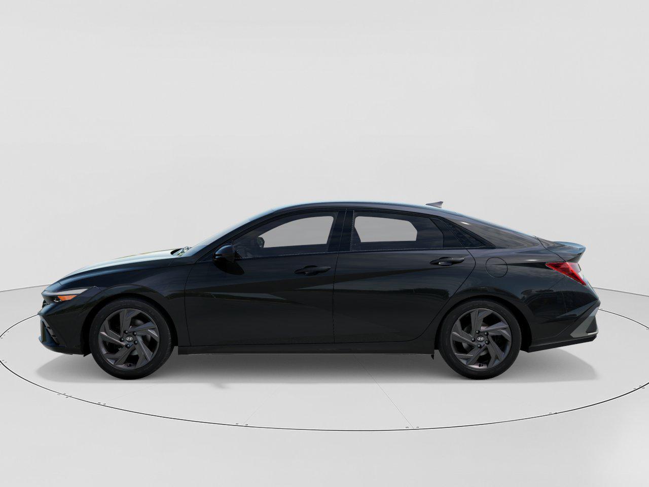 2026 Hyundai Elantra SEL Sport photo 2