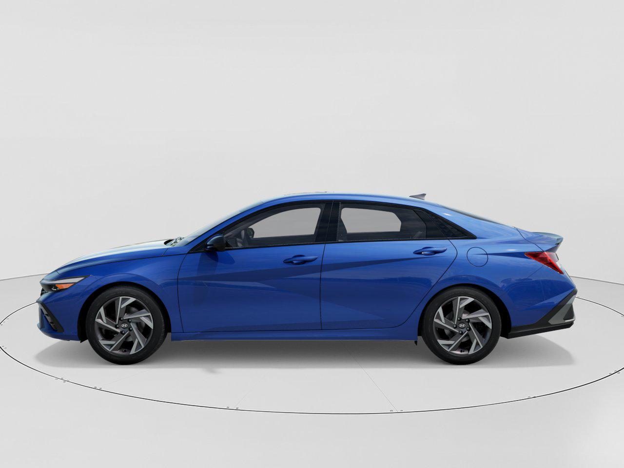 2026 Hyundai Elantra SEL Sport photo 3
