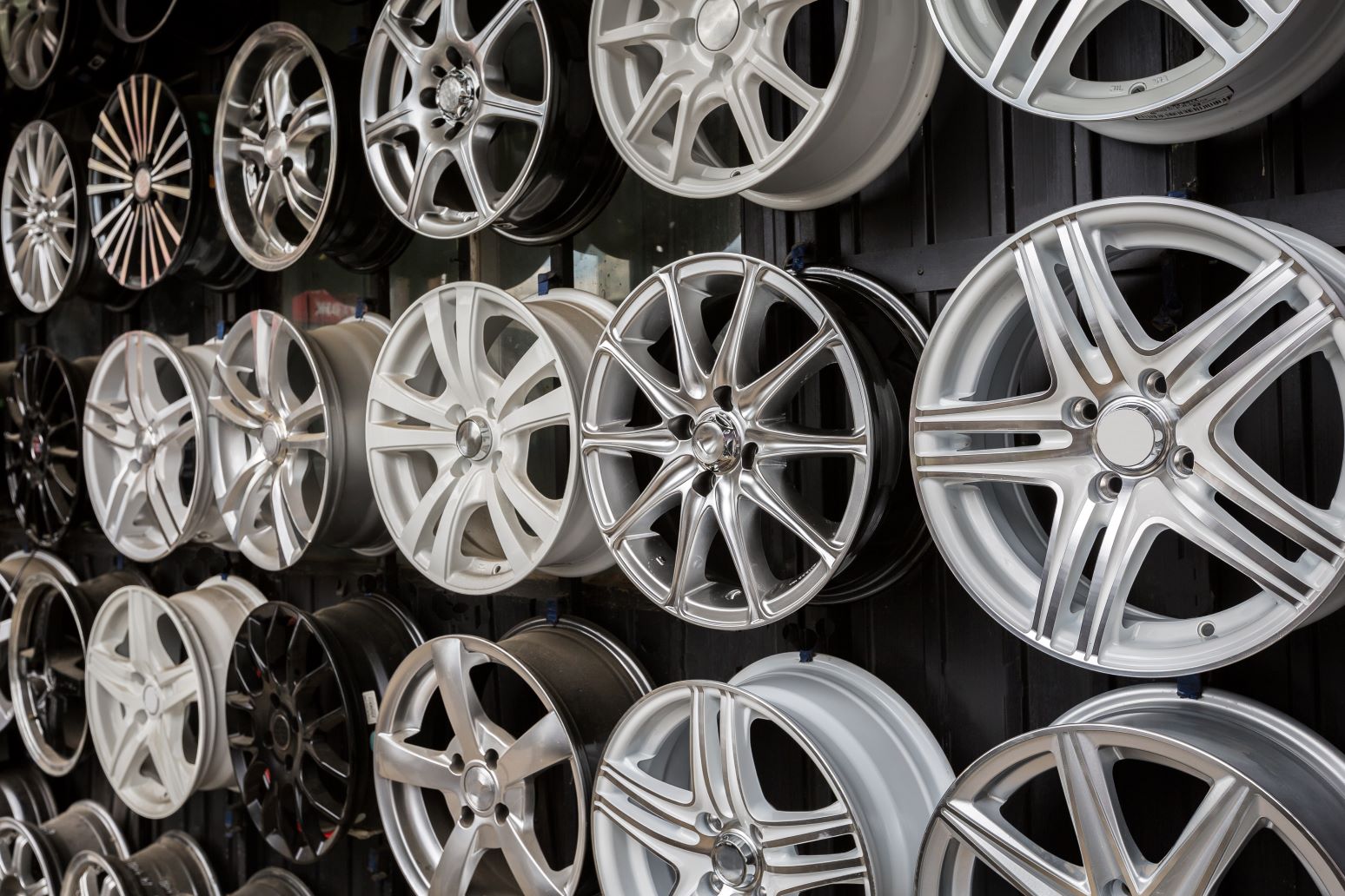How to Know if You Need to Buy New Rims