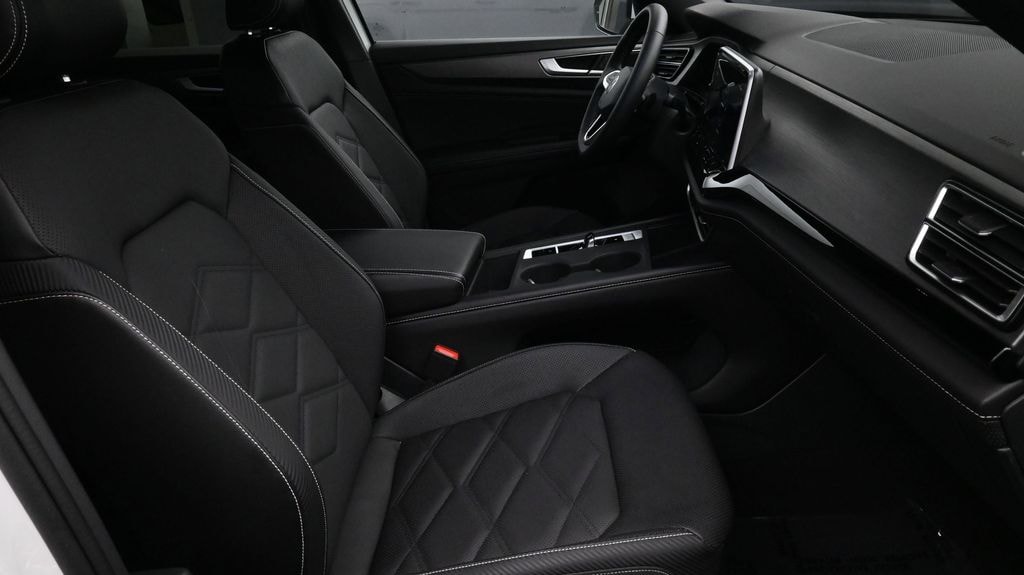 Used 2024 Volkswagen Atlas Cross Sport 2.0T SE SUV