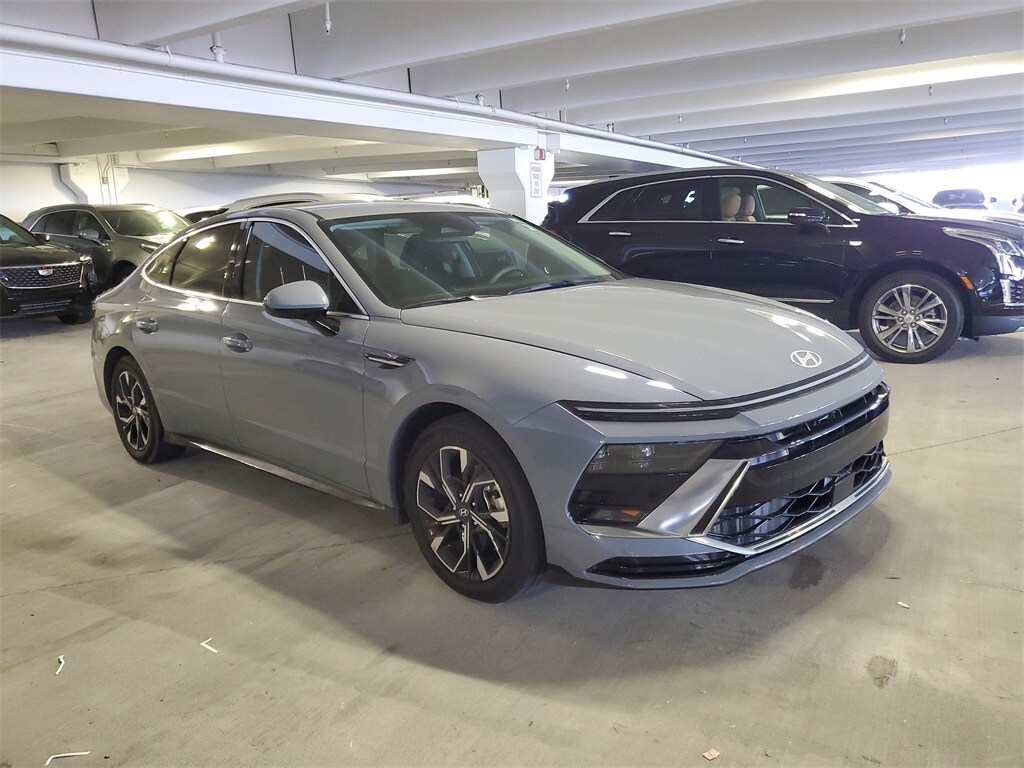 2024 Hyundai Sonata SEL photo 2