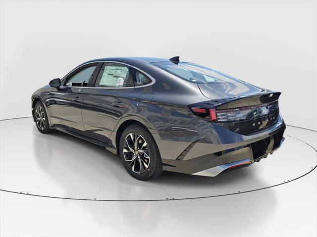 2025 Hyundai Sonata SEL photo 4