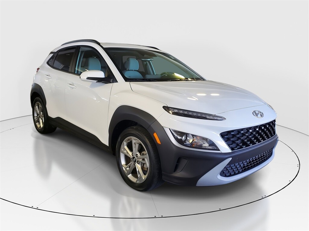 2023 Hyundai Kona SEL photo 2