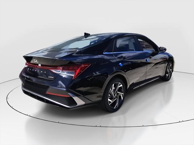 2025 Hyundai Elantra SEL Convenience photo 3