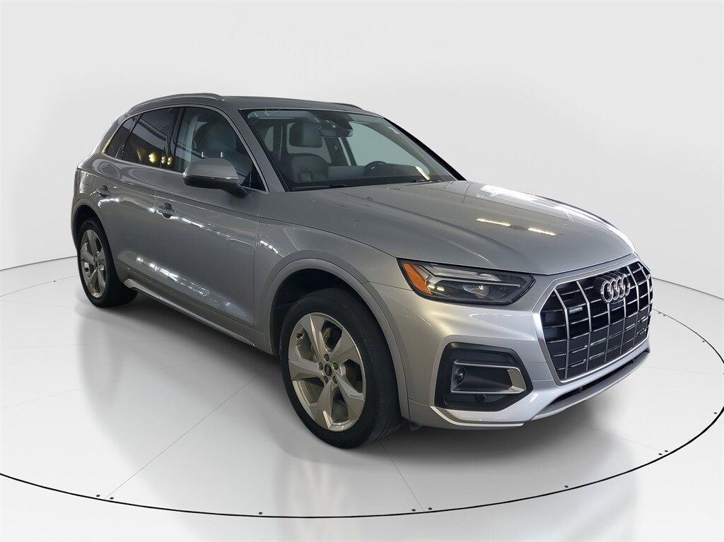 2021 Audi Q5 45 Premium Plus photo 2