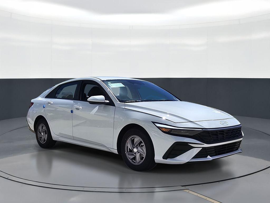 New 2026 Hyundai Elantra SE Sedan