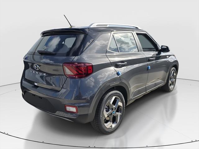 2025 Hyundai Venue Limited photo 3