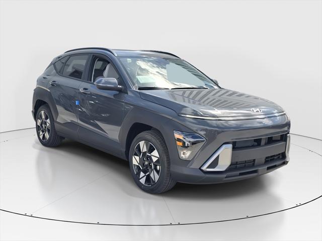 2025 Hyundai Kona SEL photo 2