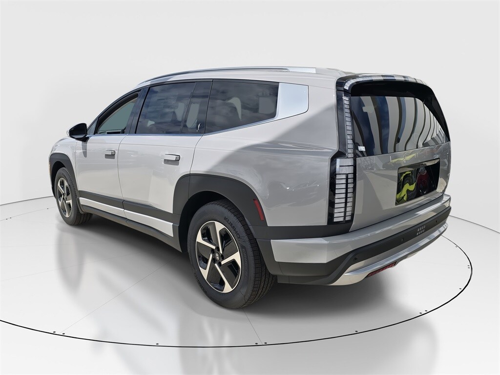 2026 Hyundai Ioniq SE photo 3