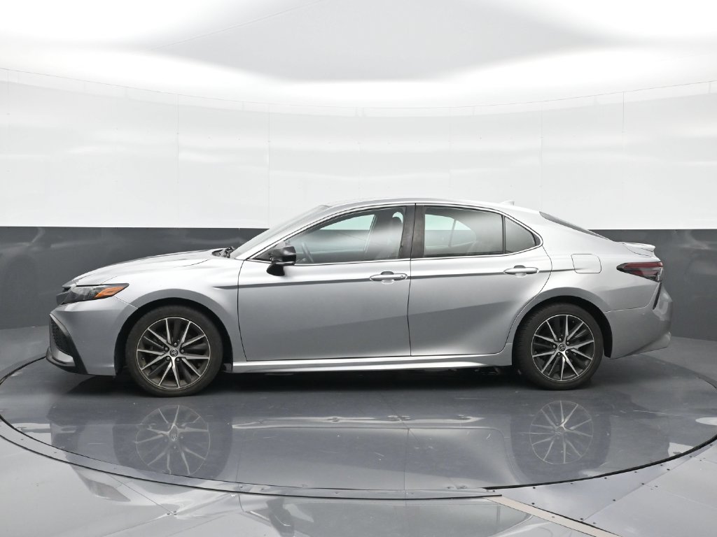 Used 2022 Toyota Camry SE Sedan