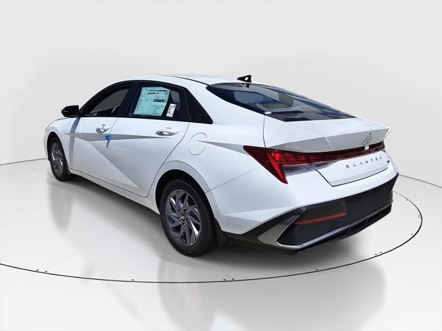2025 Hyundai Elantra Hybrid photo 4