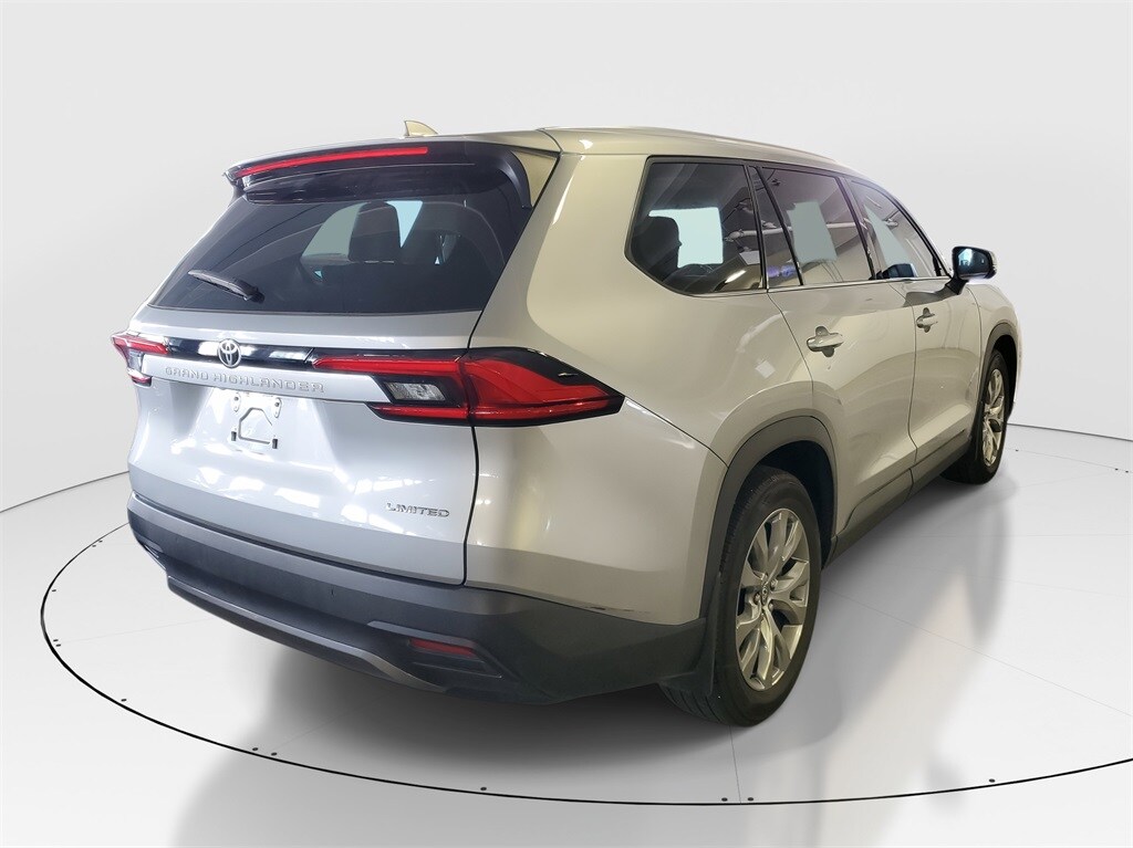 2024 Toyota Grand Highlander Limited photo 2