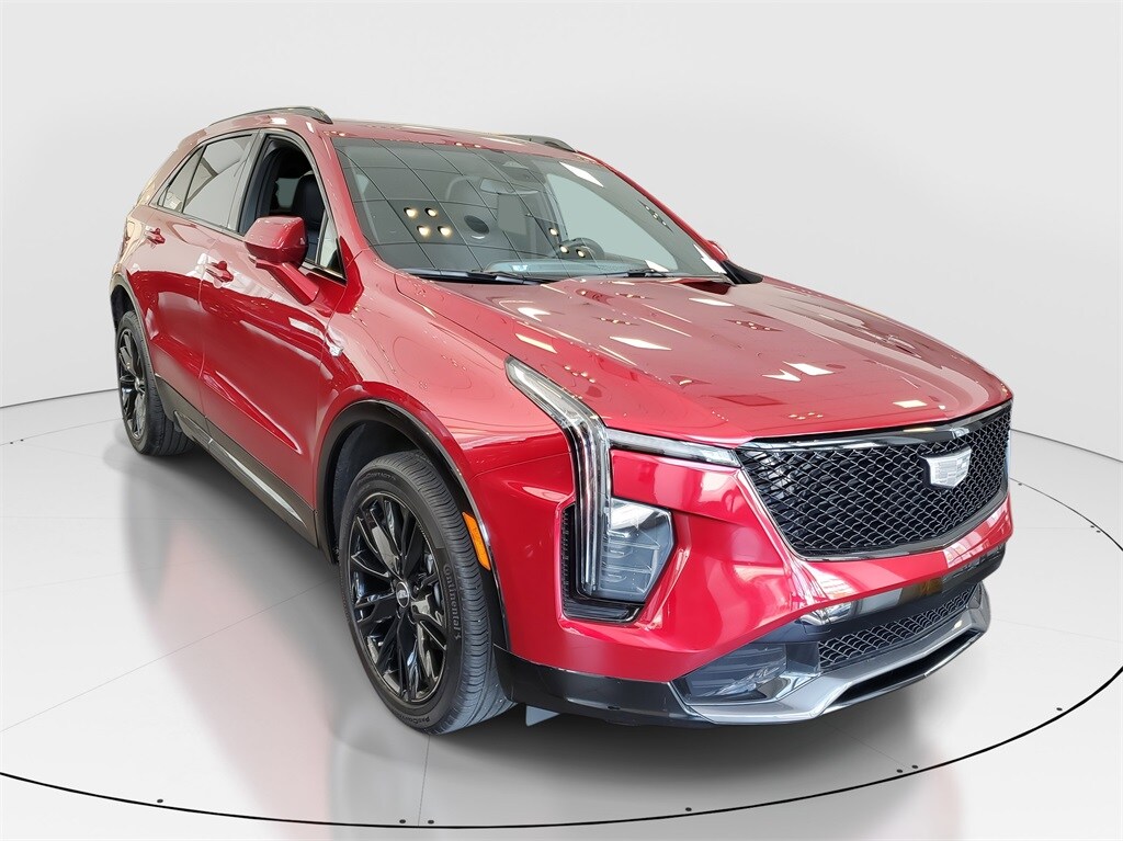 2025 Cadillac XT4 Sport photo 2