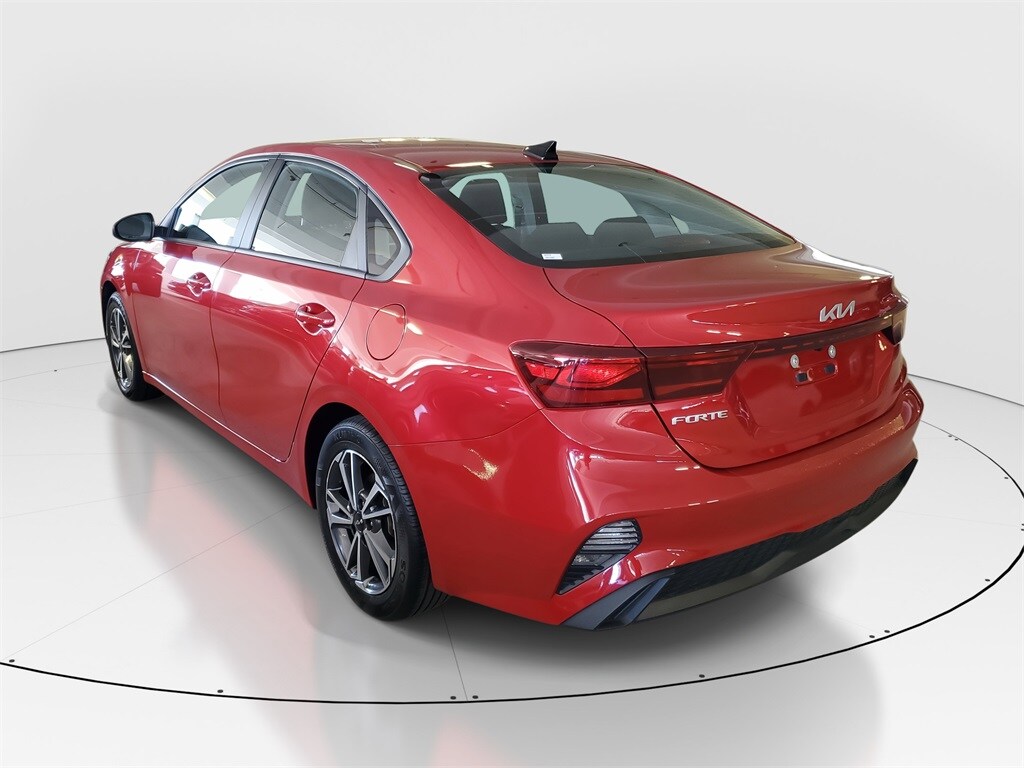 2022 Kia Forte LXS photo 4