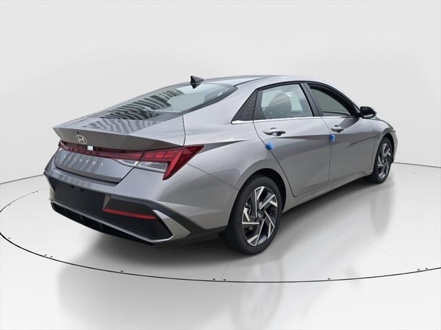 2025 Hyundai Elantra SEL Convenience photo 3