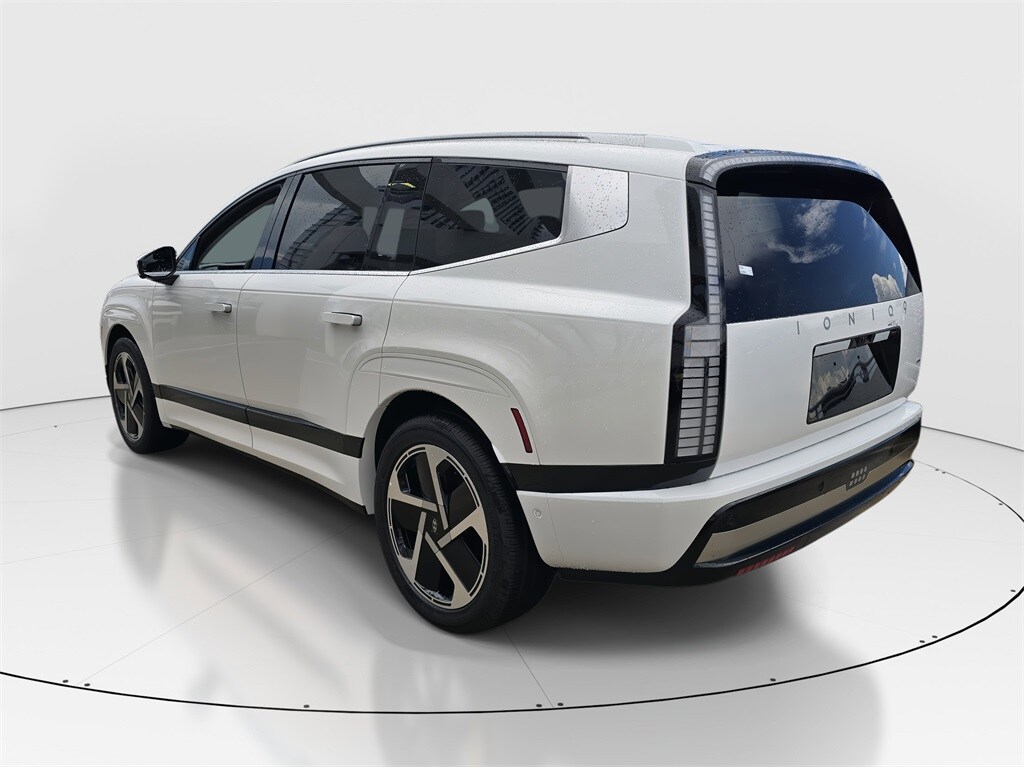 2026 Hyundai Ioniq photo 4