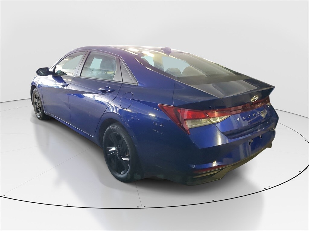 2023 Hyundai Elantra SEL photo 4