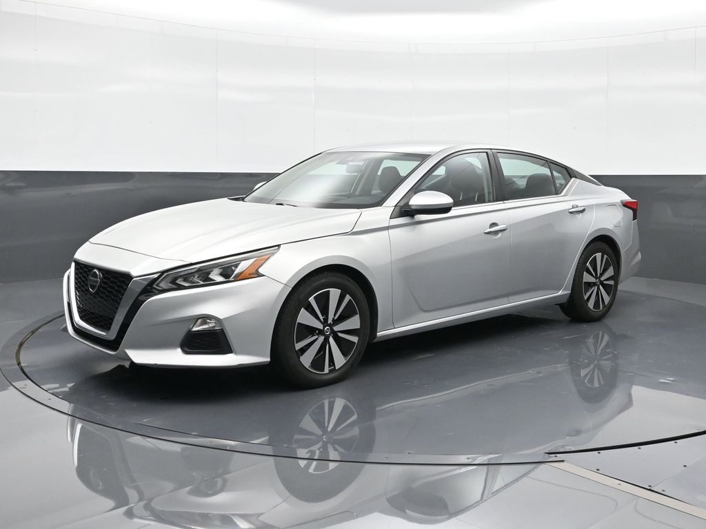 Used 2021 Nissan Altima 2.5 SV Sedan