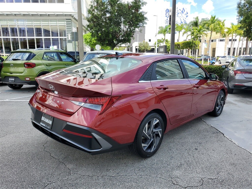 2025 Hyundai Elantra Limited photo 2