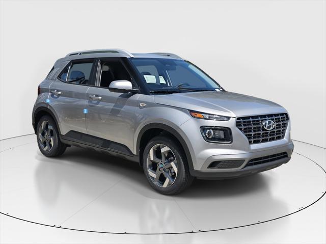 2025 Hyundai Venue SEL photo 2