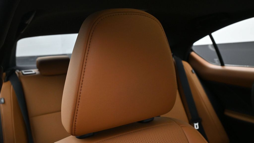 2024 Lexus IS 300 - Photo 18