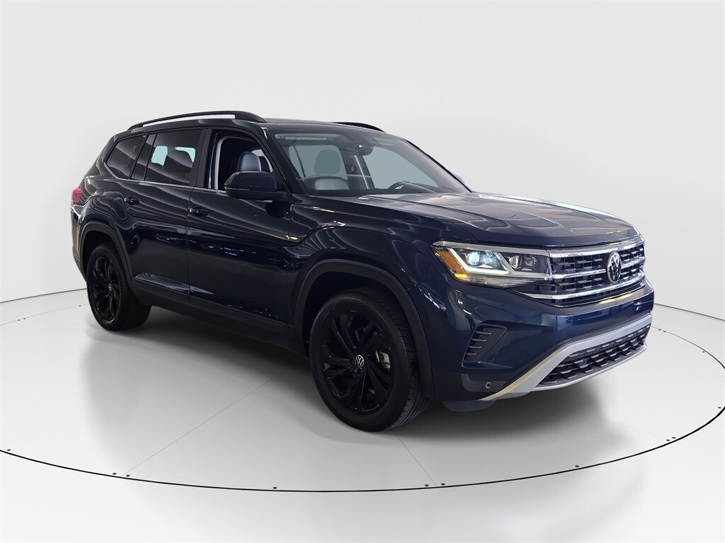 2022 Volkswagen Atlas SE Technology photo 2