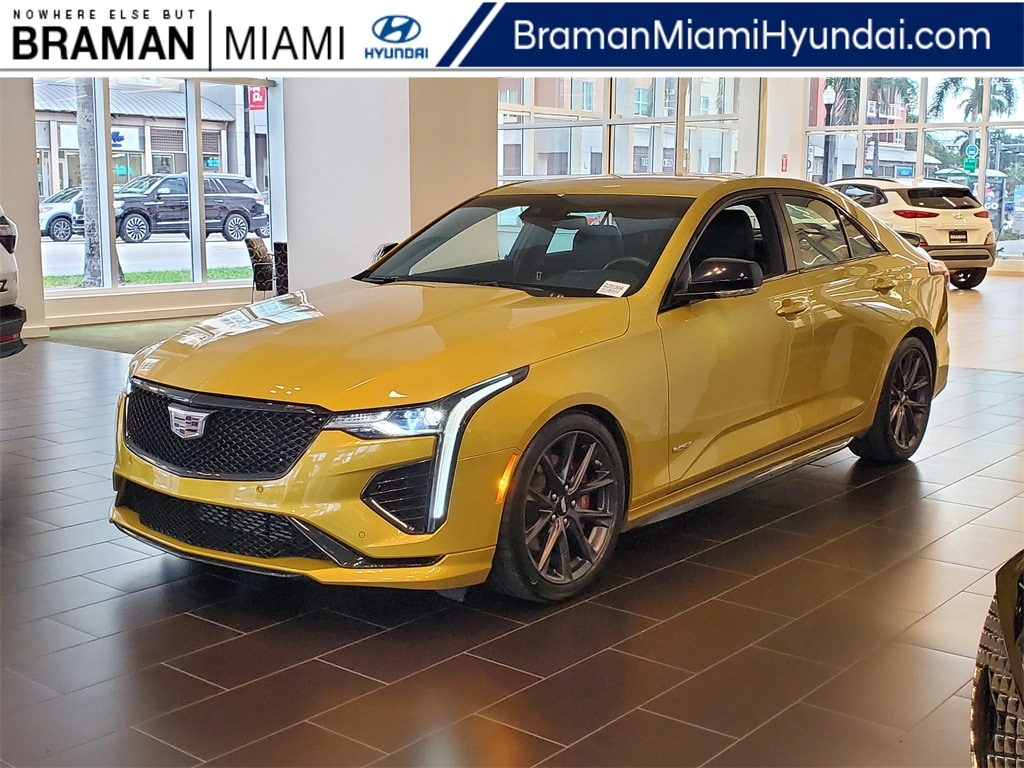 2024 Cadillac CT4 V-Series's photo