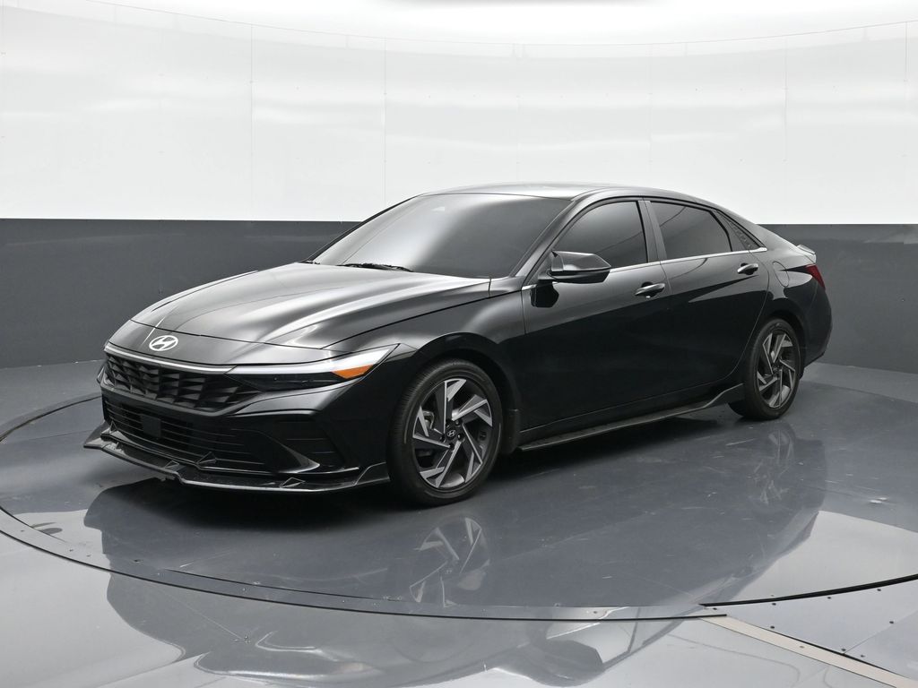 2025 Hyundai Elantra 2.0 Limited IVT's photo