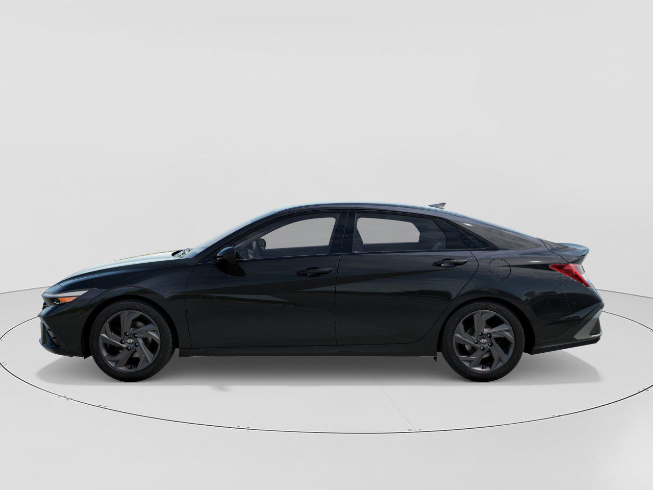 2026 Hyundai Elantra SEL Sport photo 2