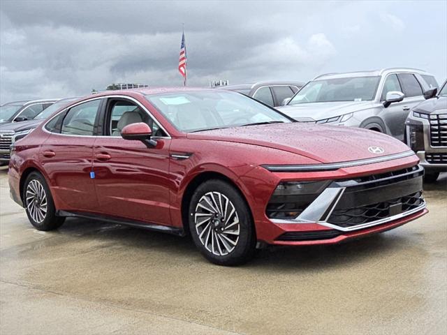 2025 Hyundai Sonata Hybrid SEL photo 2